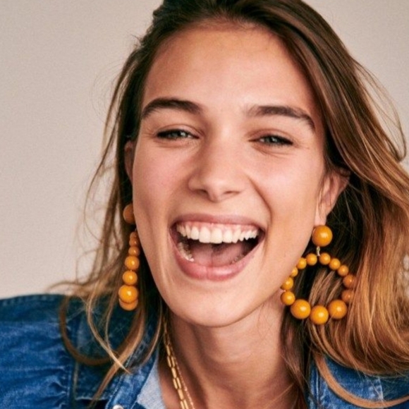 Sezane Charlie Mustard Resin Earrings - Picture 1 of 1
